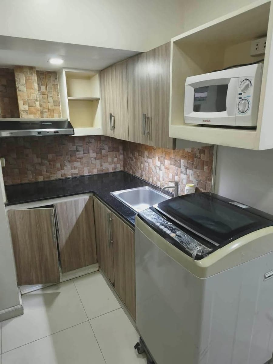 2-bedroom condo for rent in Makati (38sqm) - photo 1