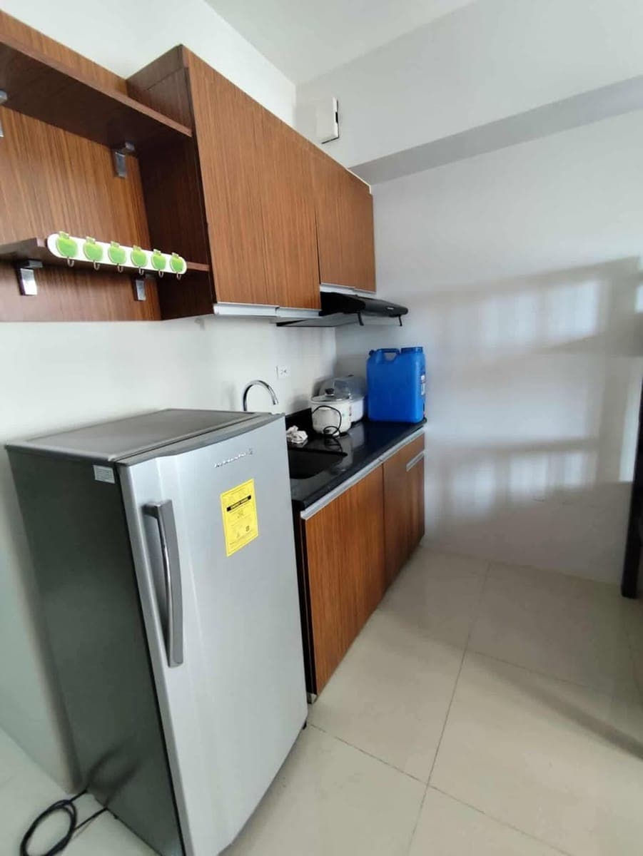 FOR LEASE: - photo 3