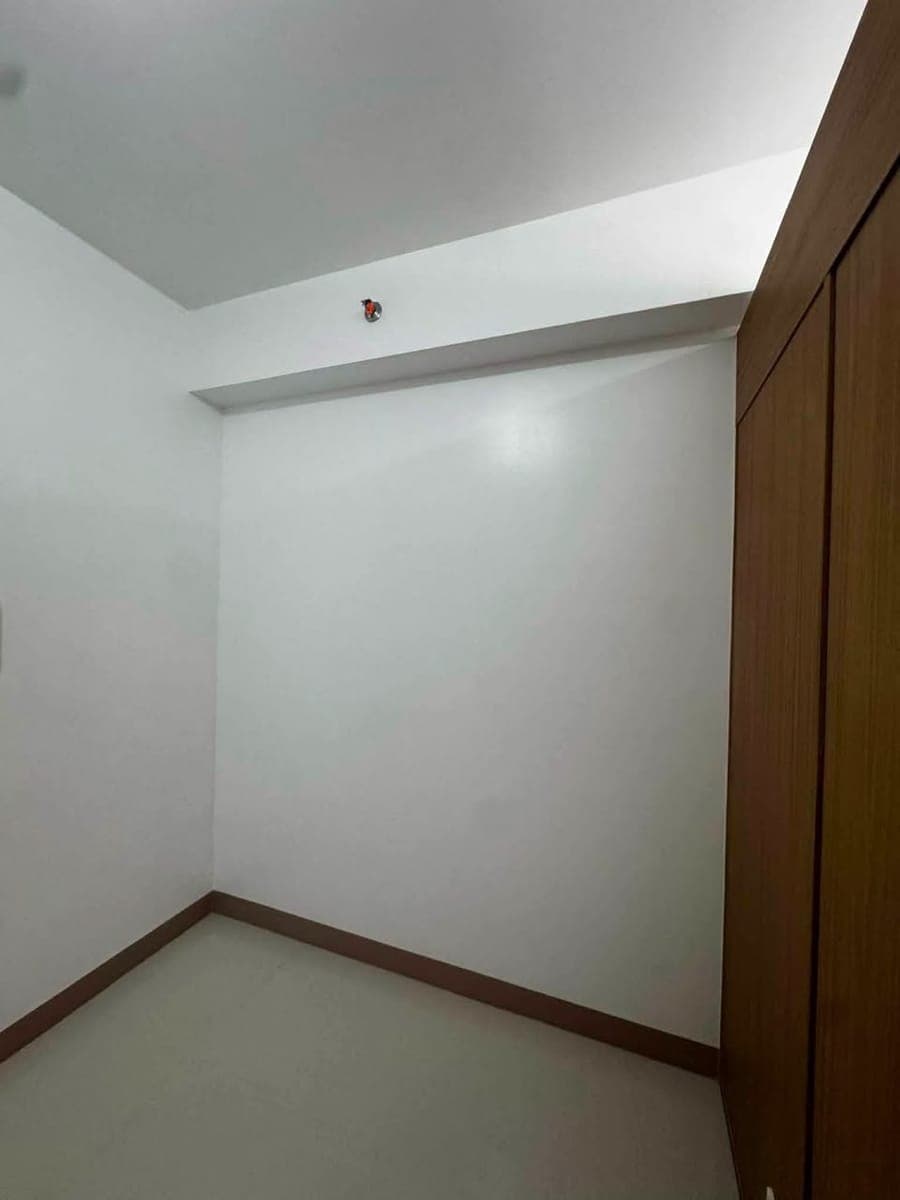 For Rent in Lush Residences - photo 3