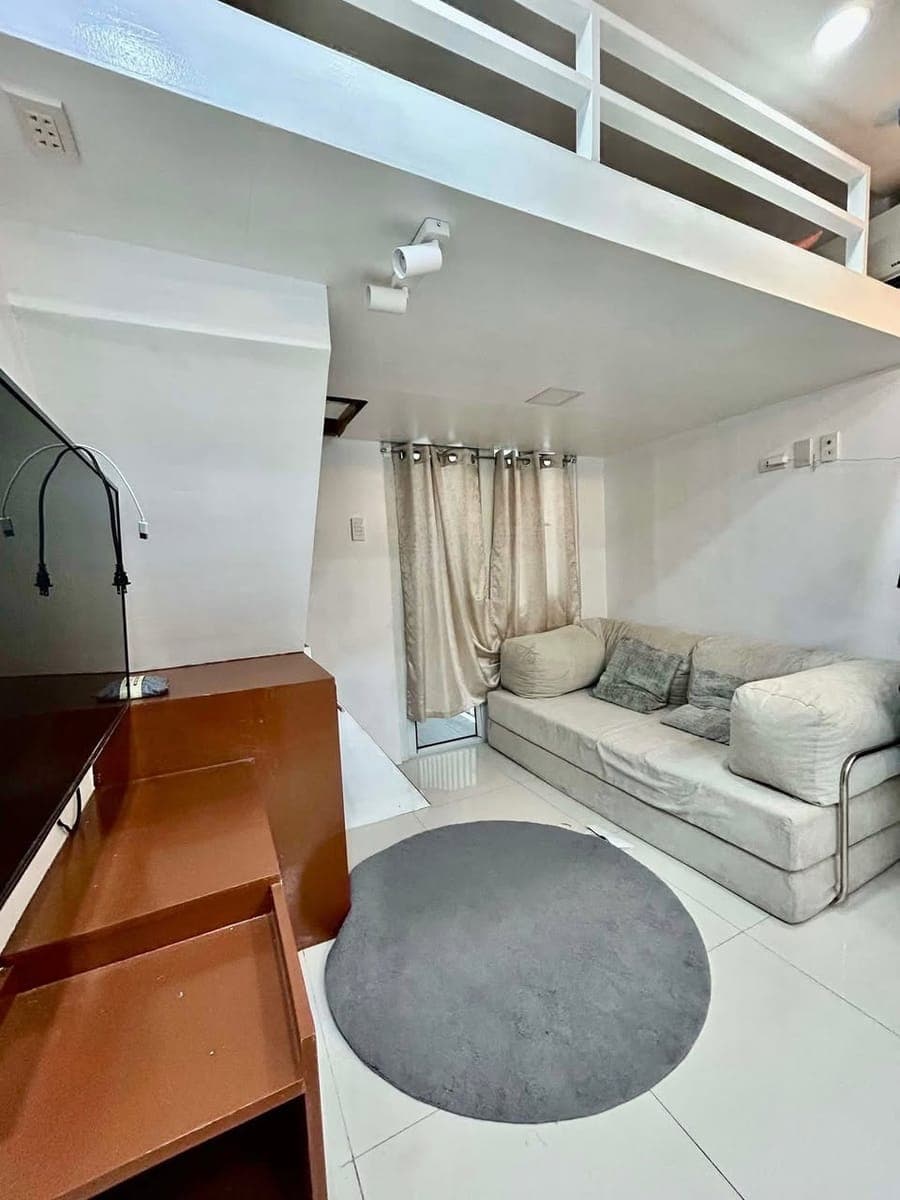 Pet Friendly Studio unit with Balcony FOR RENT - photo 2