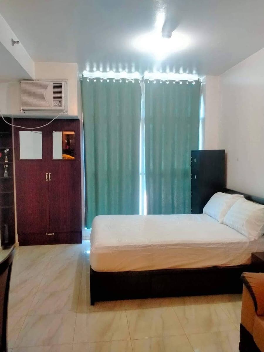 LINEAR MAKATI CONDO - photo 2