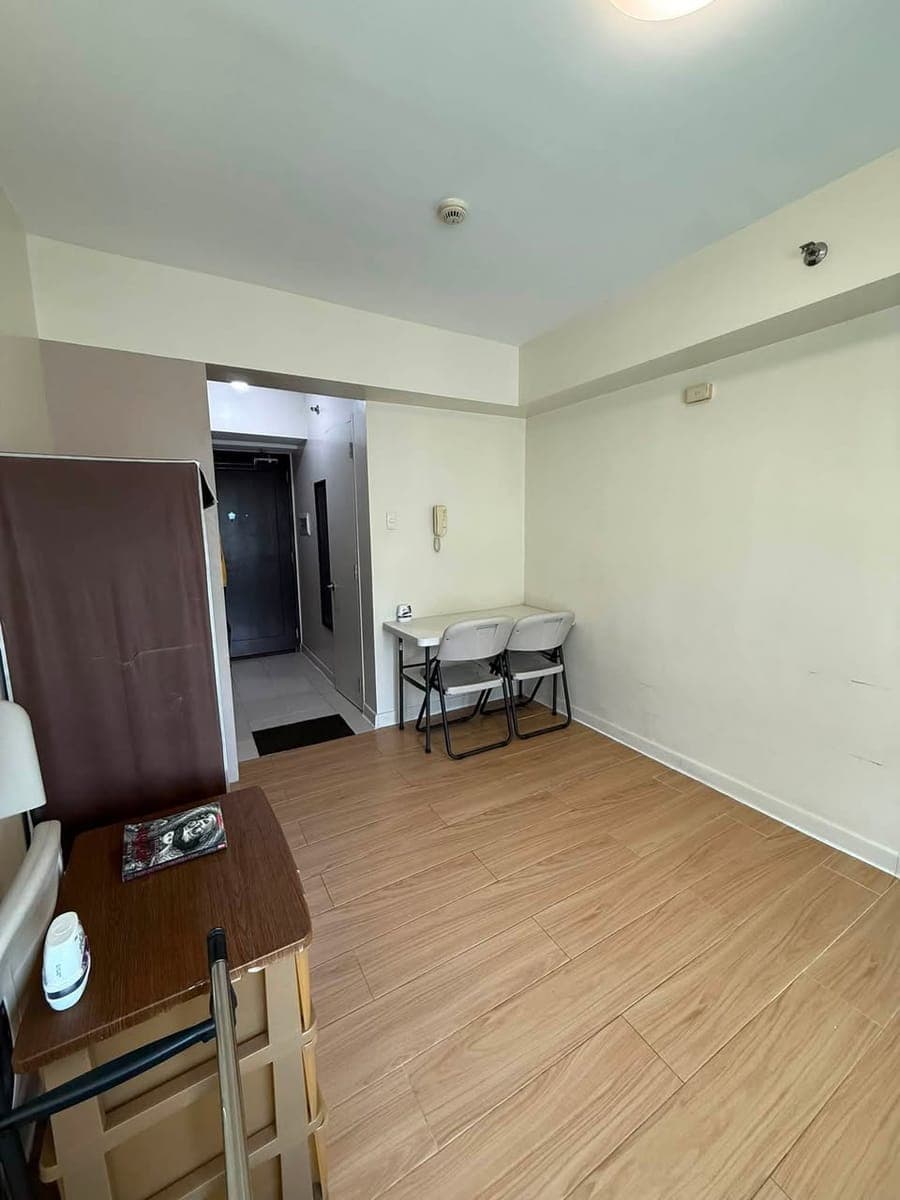 FOR RENT- Belton Place- Studio Unit - photo 2