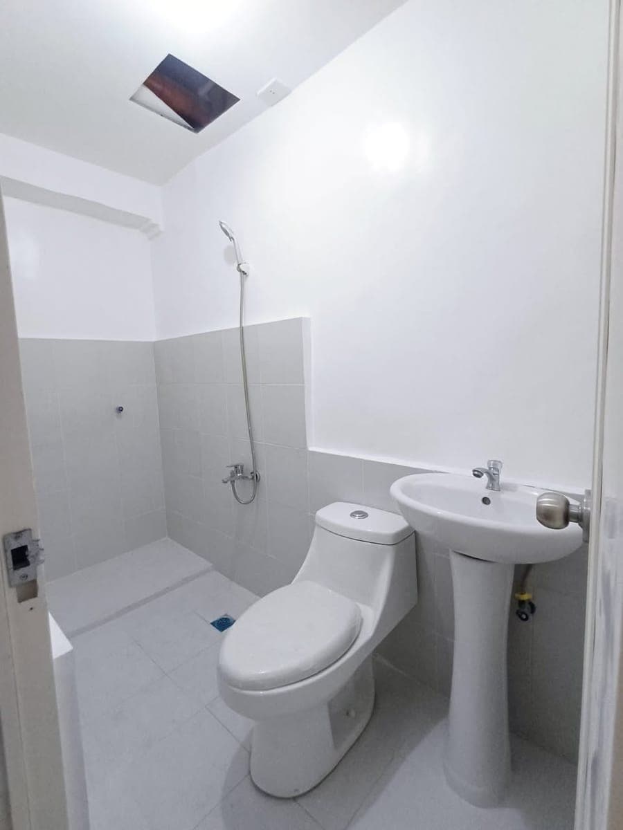 🏡 FOR RENT: Fully Furnished Studio Unit at Victoria de Morato, Quezon City 🏡 - photo 3