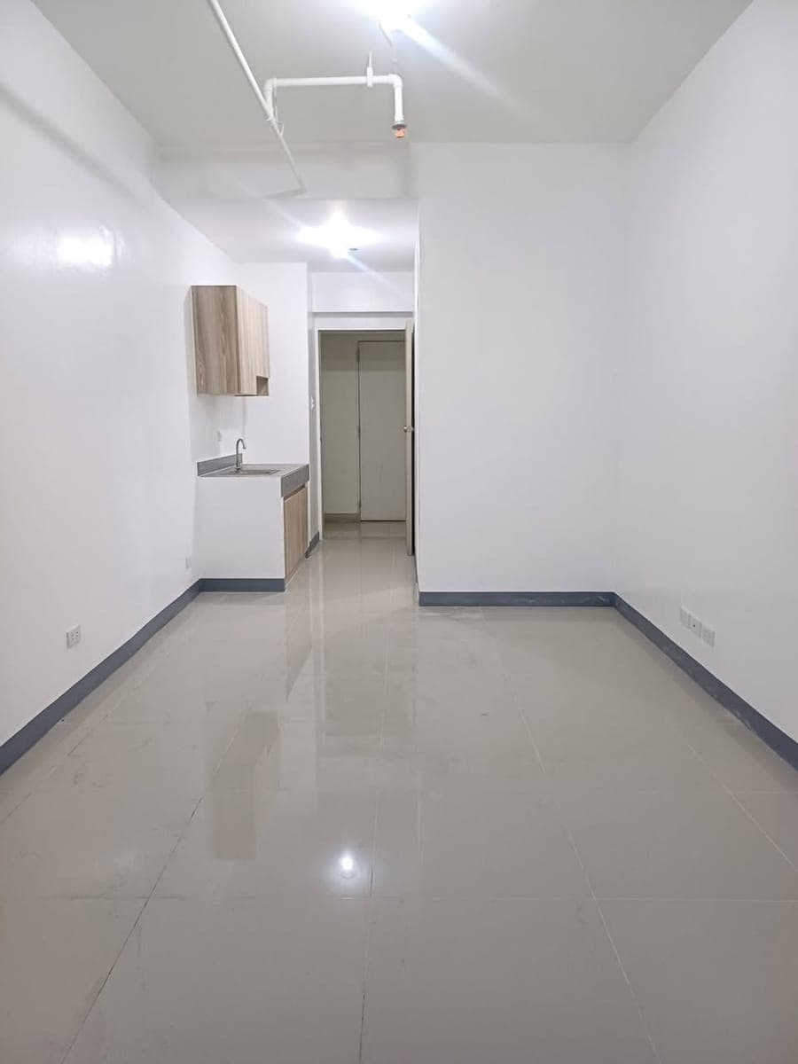 🏡 FOR RENT: Fully Furnished Studio Unit at Victoria de Morato, Quezon City 🏡 - photo 2