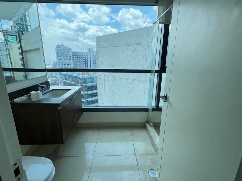 For Rent: 2BR Shang Salcedo - photo 2
