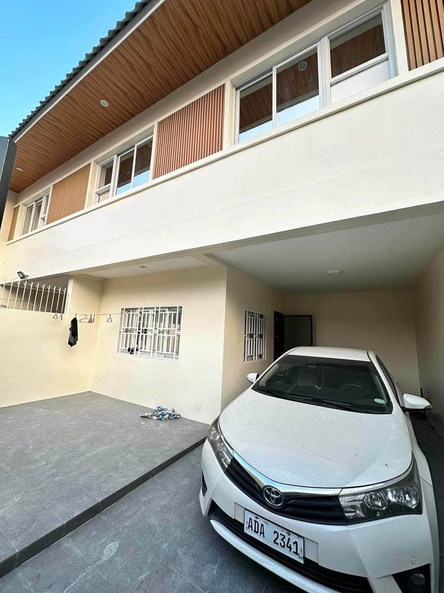 ✨ NEWLY RENOVATED 3 BEDROOM HOUSE  IN SAN ANTONIO VILLAGE, MAKATI — MAIN STREET LOCATION ✨ - photo 2