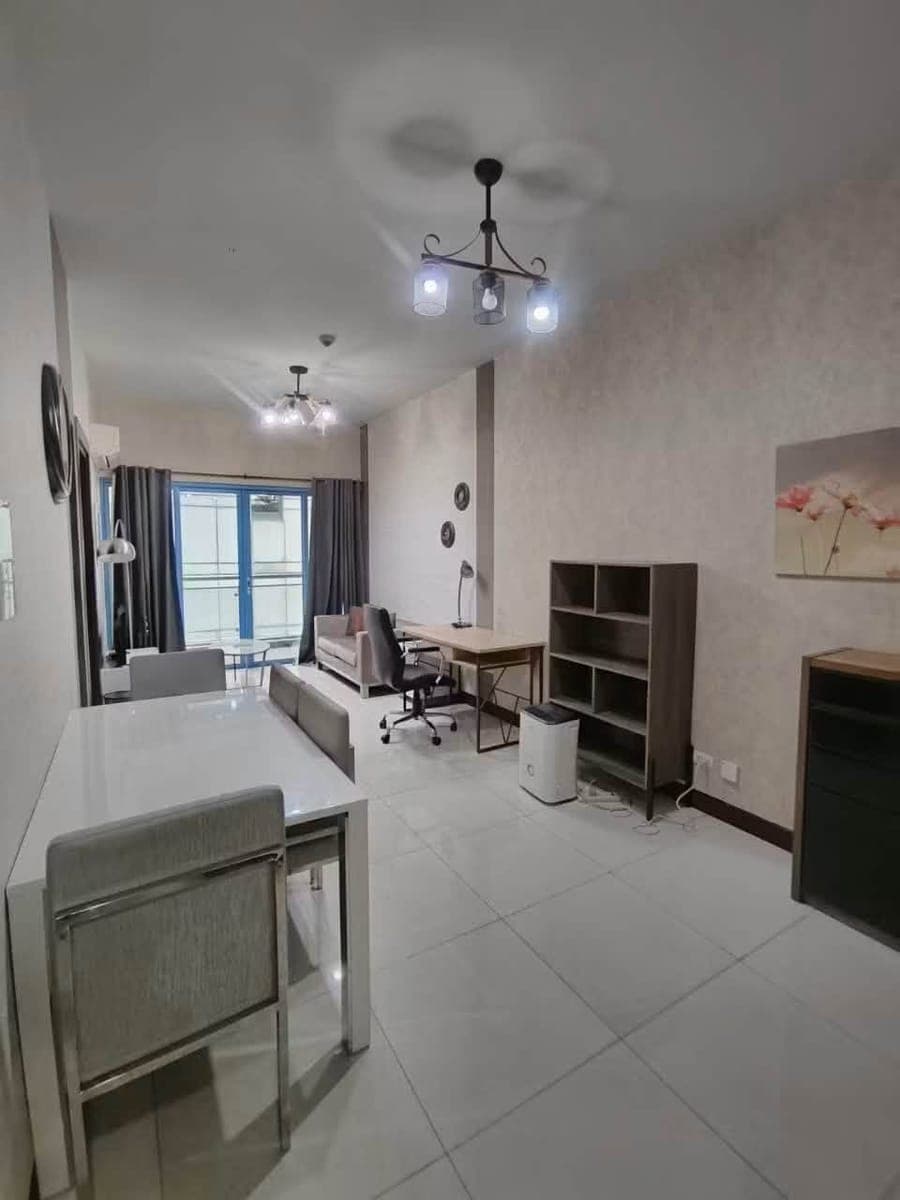 ₱45K MONTHLY | 1-BEDROOM CONDO WITH BALCONY & PARKING AT TWO CENTRAL MAKATI‼️ - photo 5