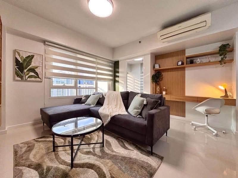 📣1 br with balcony and parking in Senta in Legazpi Makati for Lease‼️ - photo 2