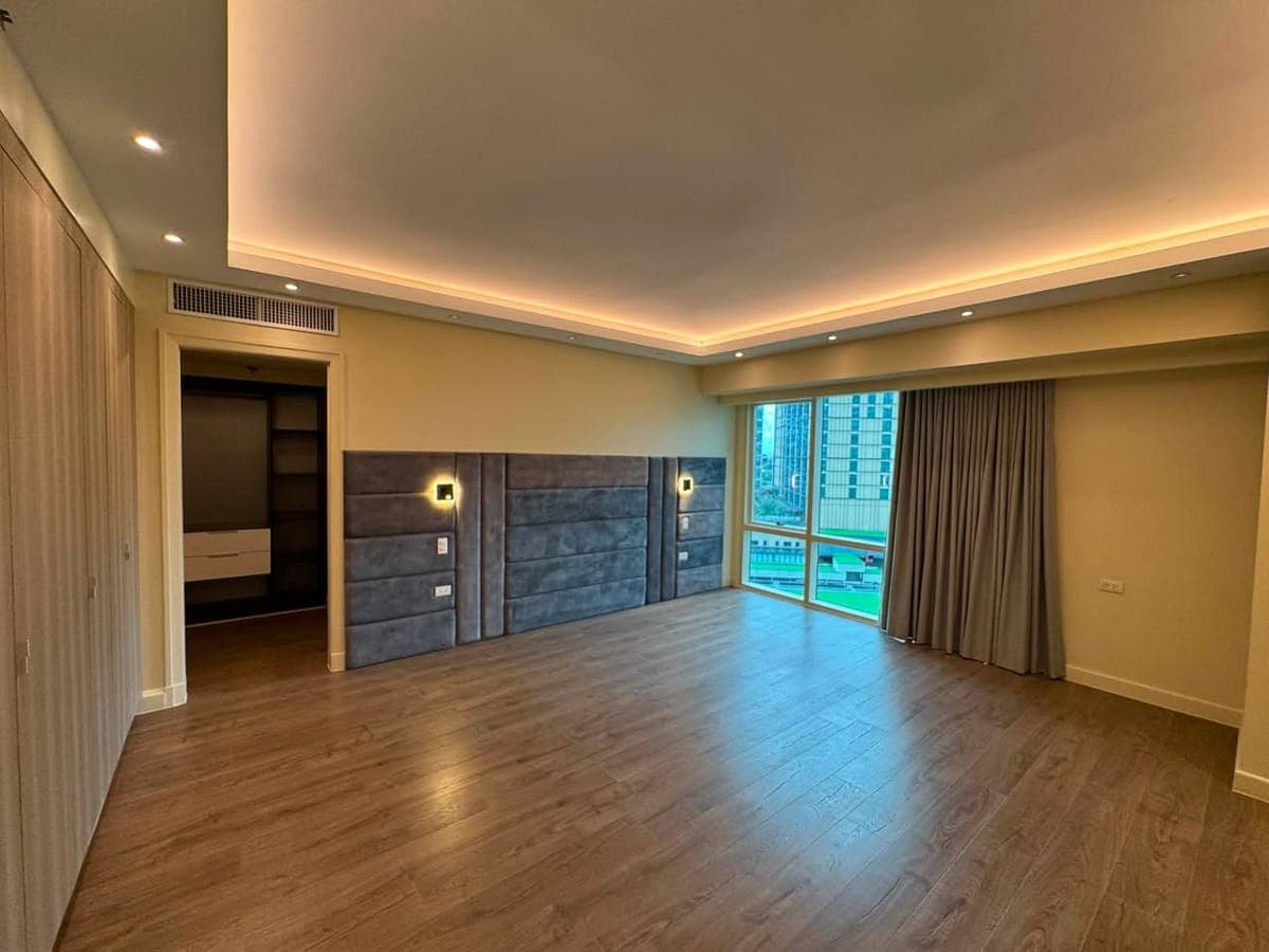 "For Rent: Luna Gardens - photo 2