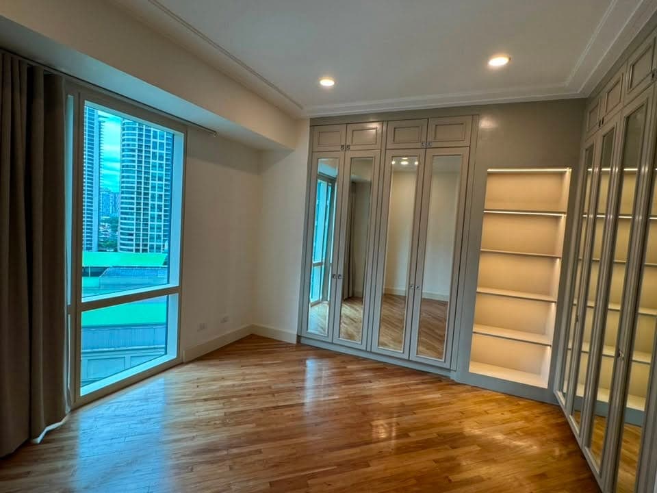 "For Rent: Luna Gardens - photo 4