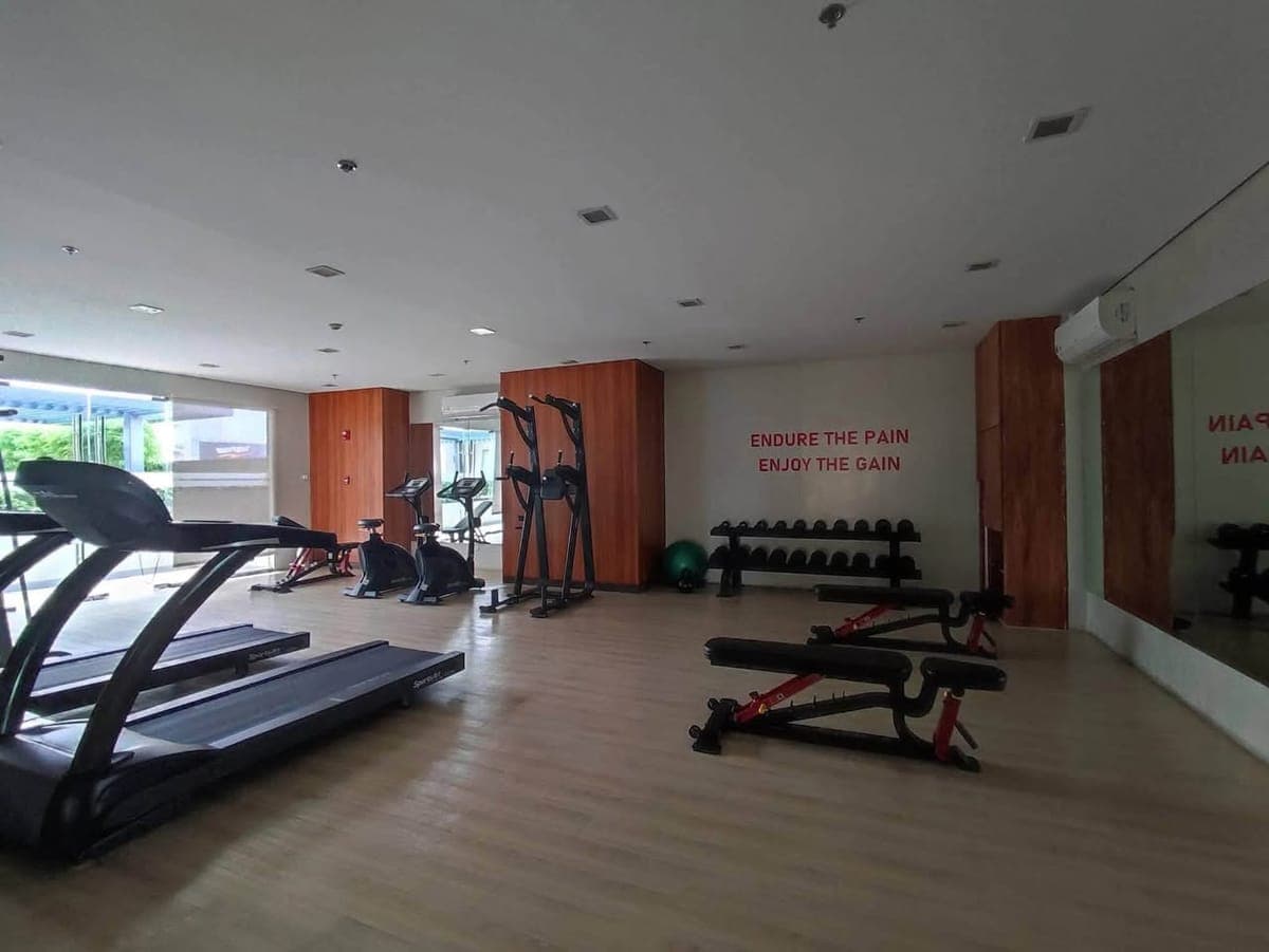 FOR RENT QUEZON CITY AVIDA SOLA TOWER -  3 BEDROOMS with 2 Toilet and Balcony . Parking is also available - photo 2