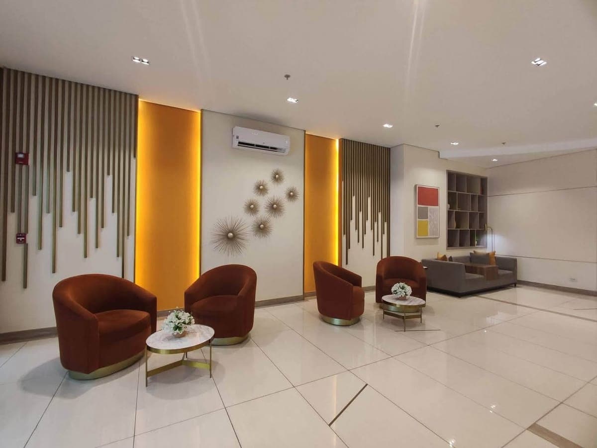 FOR RENT QUEZON CITY AVIDA SOLA TOWER -  3 BEDROOMS with 2 Toilet and Balcony . Parking is also available - photo 4