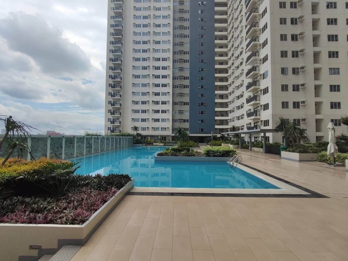 FOR RENT QUEZON CITY AVIDA SOLA TOWER -  3 BEDROOMS with 2 Toilet and Balcony . Parking is also available - photo 5