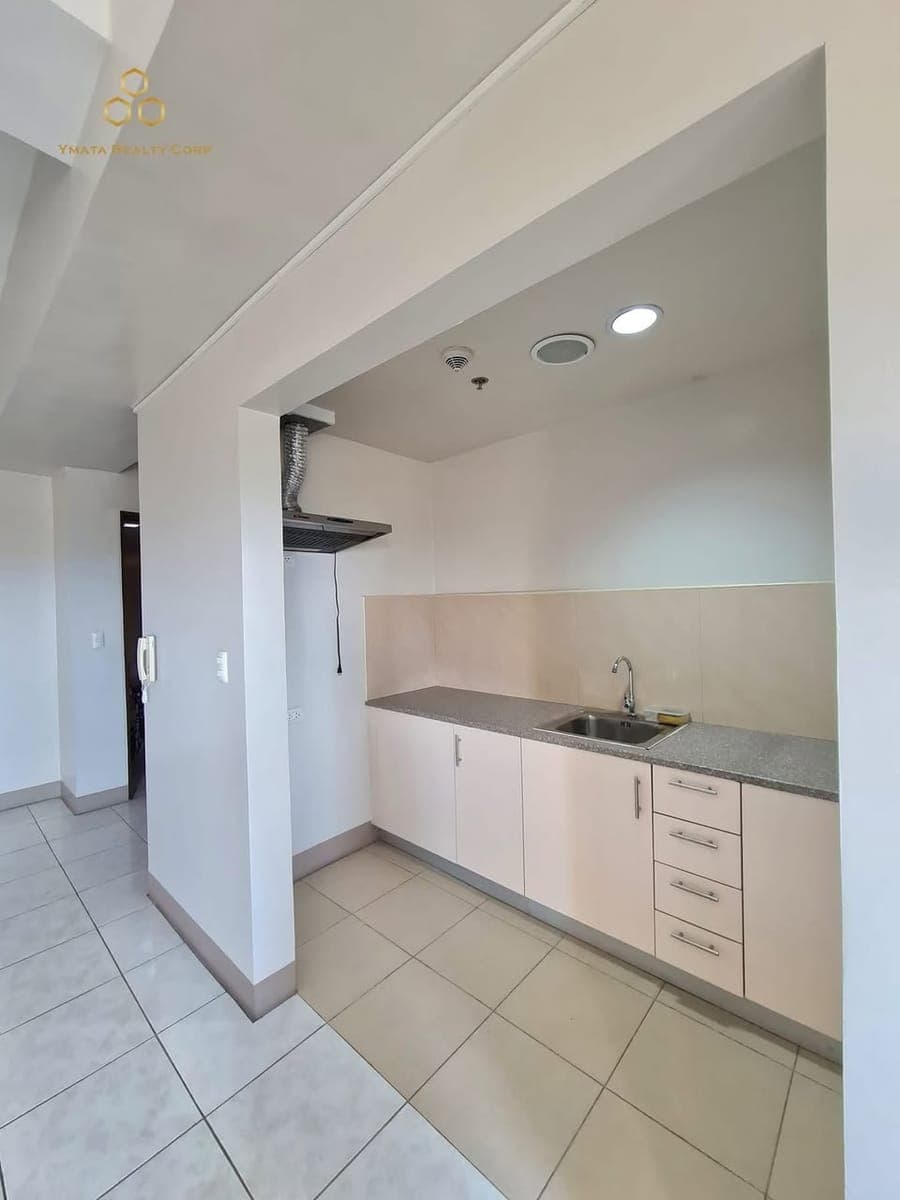 🔥 RARE 53 SQM 1-BEDROOM UNIT IN DILIMAN FOR ONLY ₱28K/MONTH! 🔥 - photo 2