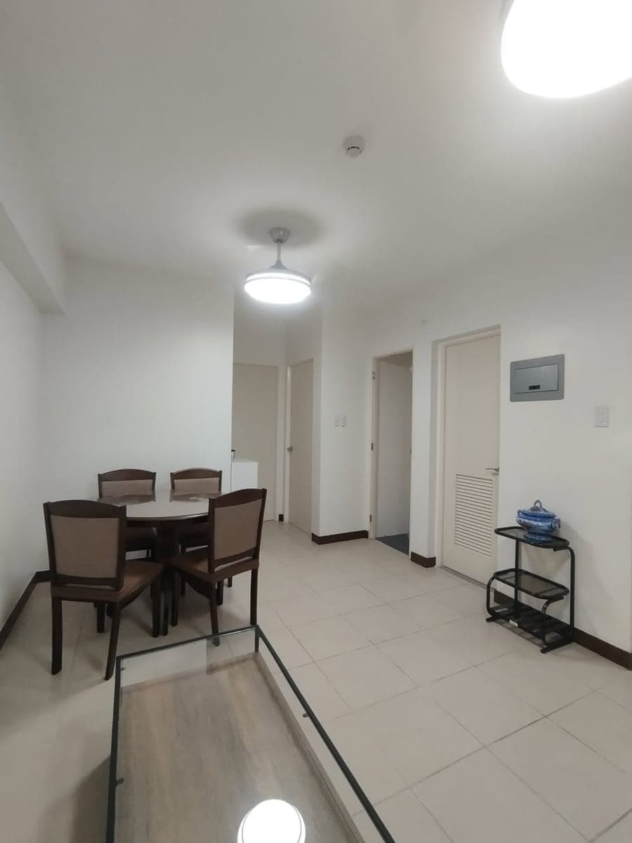 2BR Condo for Rent – Infina Towers (Prime Location!) - photo 2