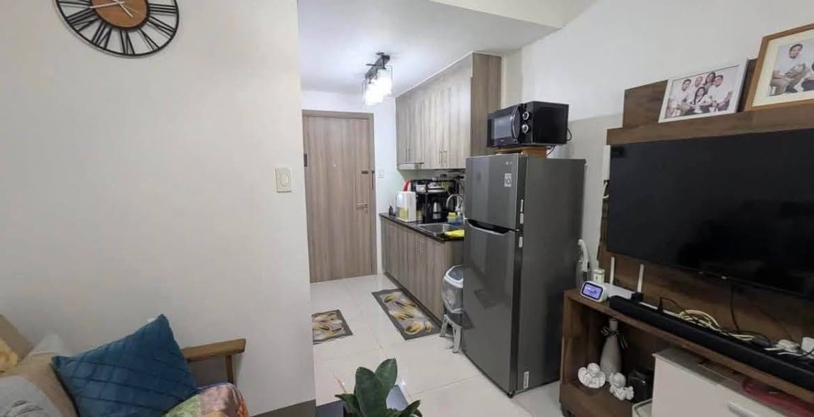 🏠 FOR RENT: Fully Furnished 1BR with balcony Condo Unit + Parking - photo 5