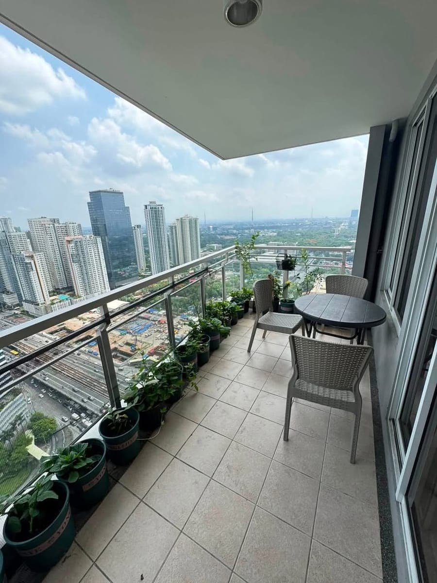 🏙️ FOR LEASE – 3BR Furnished Unit with Parking - photo 1