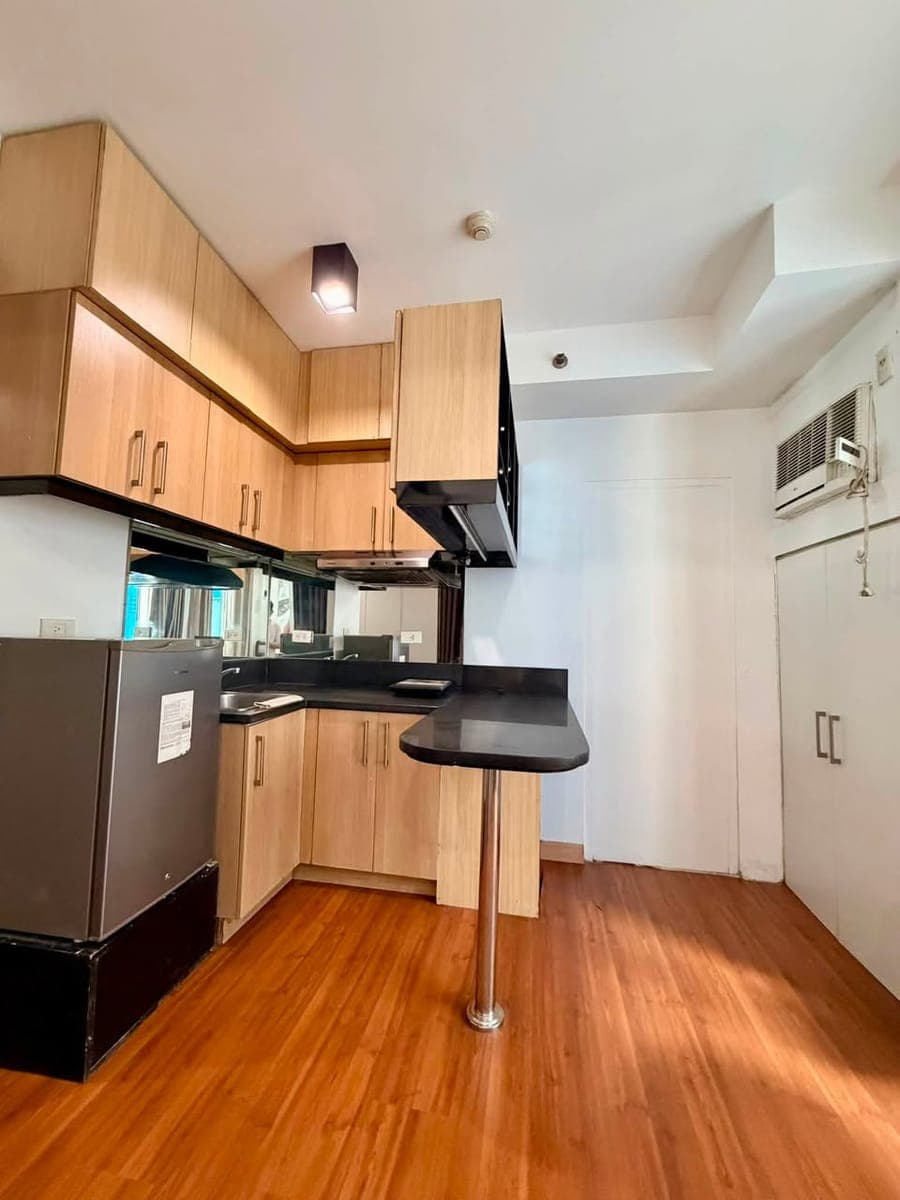 AVAILABLE FOR VIEWING! 20k PET-FRIENDLY - photo 2