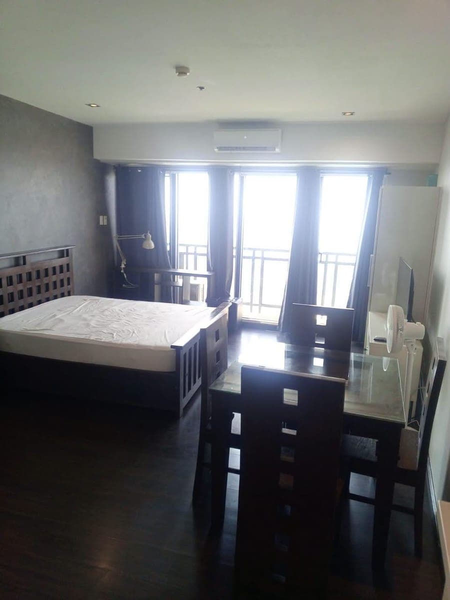For Lease - photo 1