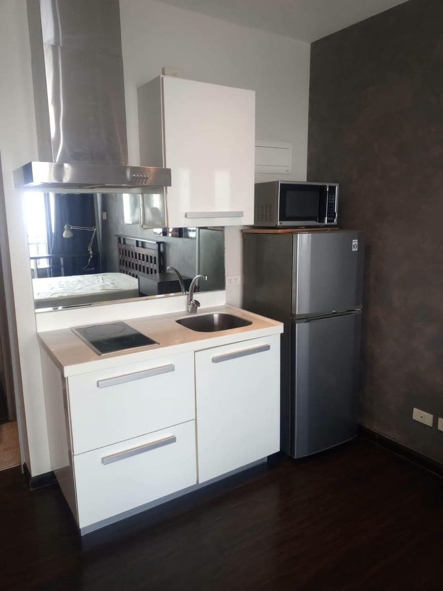 For Lease - photo 2