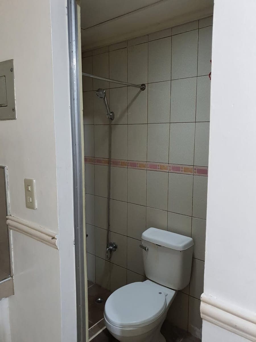 Room for rent in brgy bangkal studio type own cr and kitchen own meralco meter near magllanes and ed... - photo 5