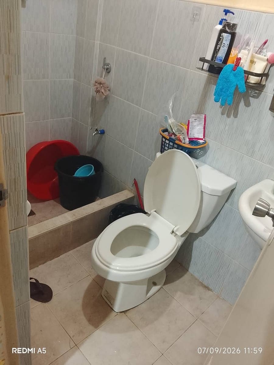 🏡 FEMALE BEDSPACE AVAILABLE - photo 2