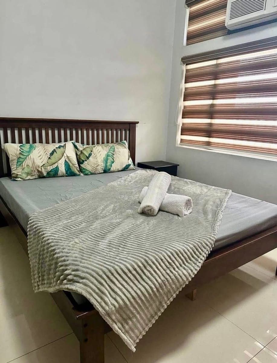 FOR RENT: ₱25,000/month. | Inclusive dues & water bills - photo 4