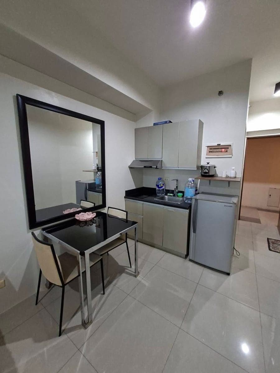 The beacon tower,big studio unit 16k per month 1yr contract Minimum - photo 3