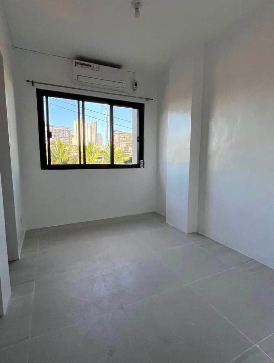 Studio Unit for Rent - photo 1