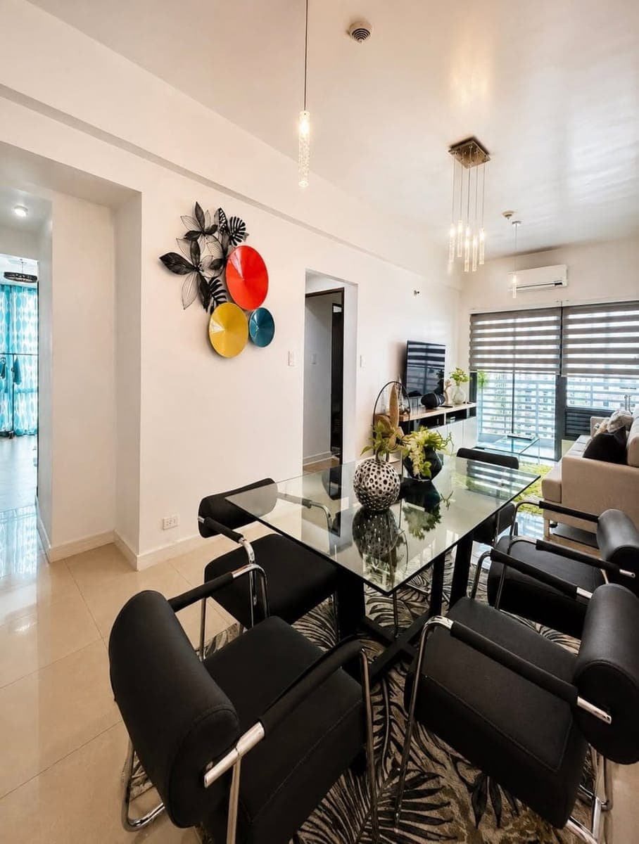 ✨ Spacious 2BR with Balcony + Utility Room for Rent - photo 1