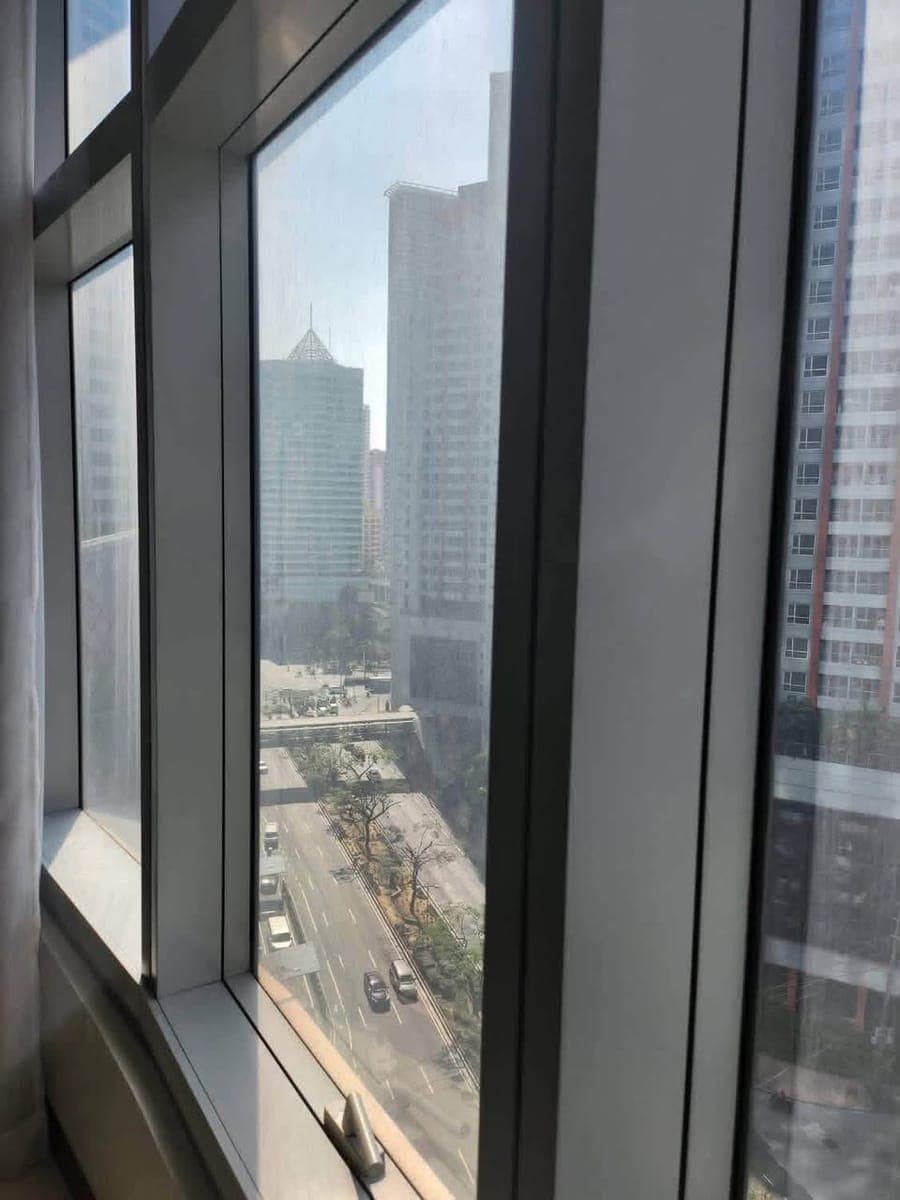 FOR LEASE: Fully Furnished 3-Bedroom Unit – One Central, Makati City - photo 5