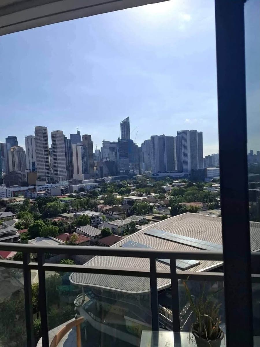 FOR LEASE / SUBLEASE – 2-BEDROOM FULLY FURNISHED UNIT AT GRAMERCY RESIDENCES, MAKATI CITY - photo 1