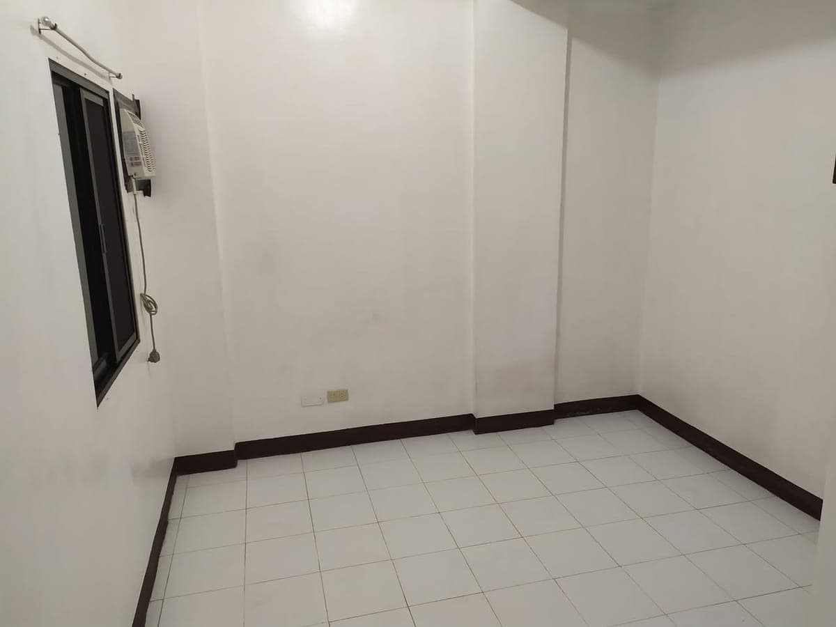 Studio unit for rent near BGC - photo 3