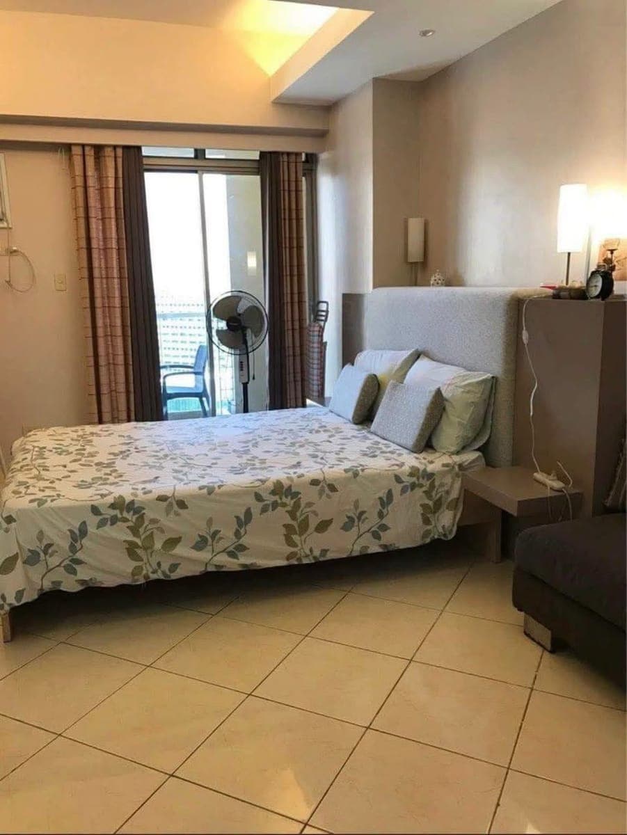 STUDIO UNIT FOR RENT - photo 1