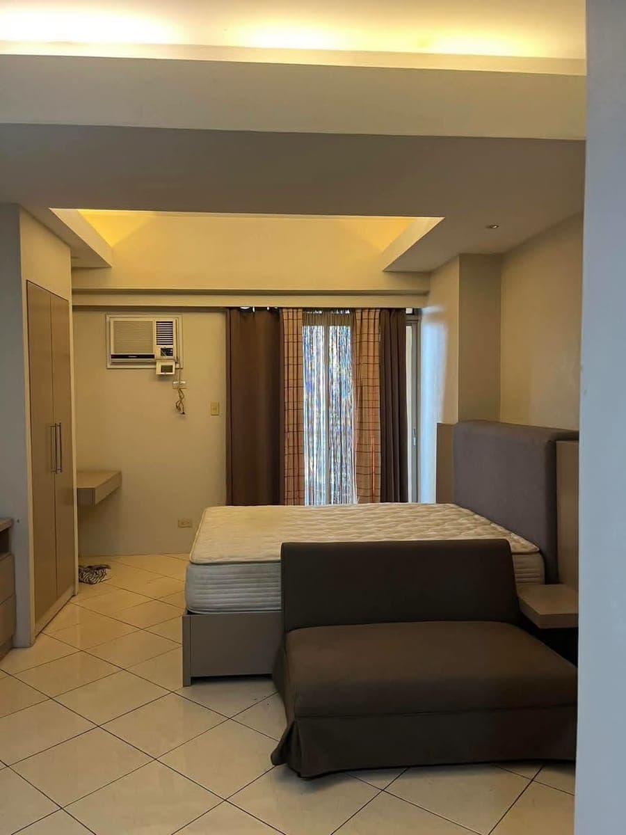 STUDIO UNIT FOR RENT - photo 2