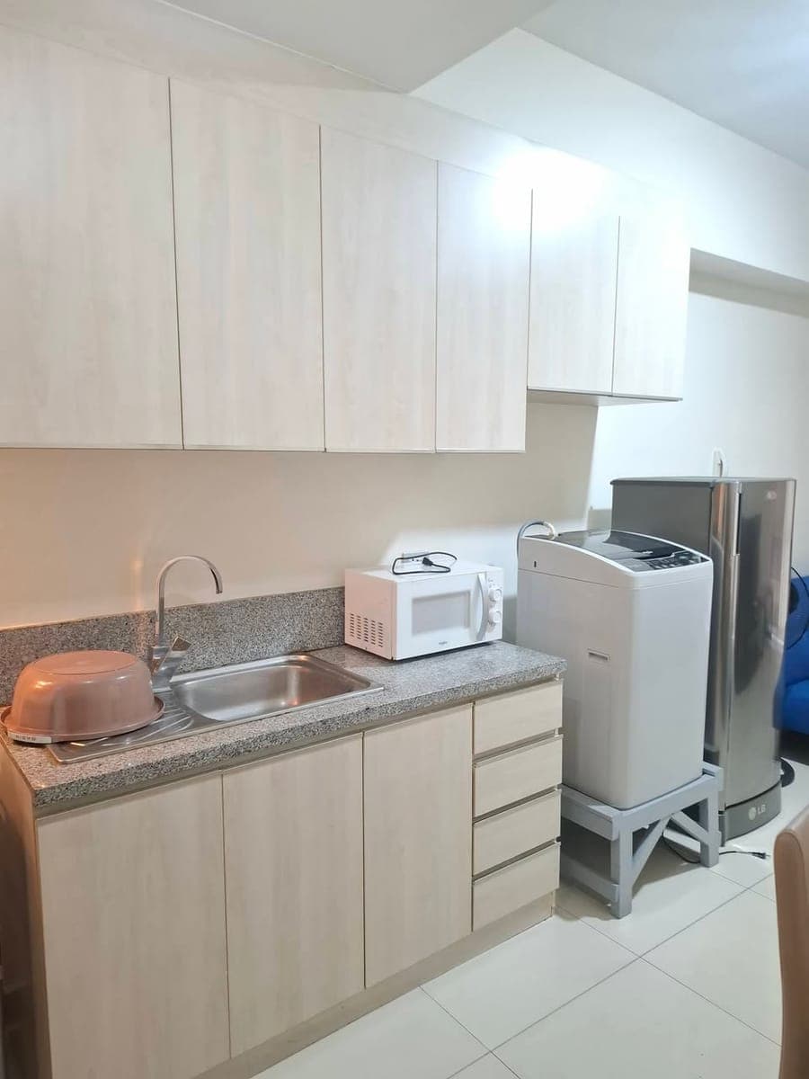 𝗙𝗢𝗥 𝗥𝗘𝗡𝗧! 1BR Condo Unit - photo 2