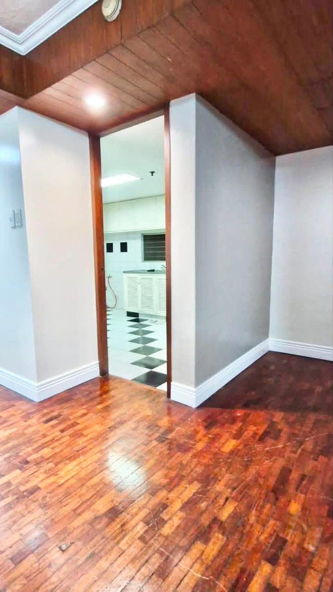 Mayfair Mansion Makati - photo 3