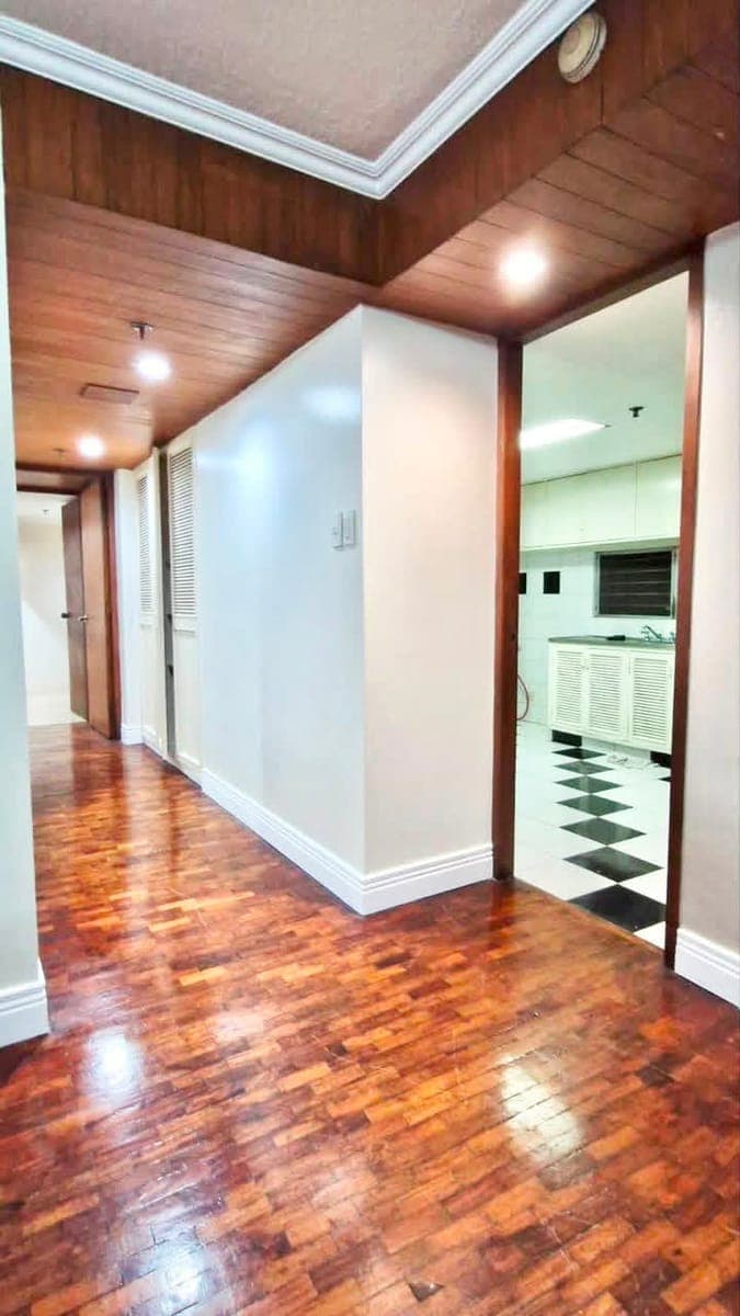Mayfair Mansion Makati - photo 4