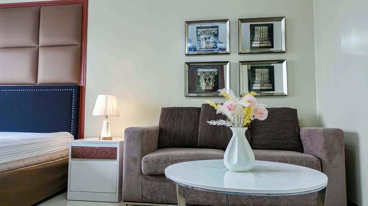 LOOKING FOR NICE UNIT OF STUDIO AT ONE CENTRAL MAKATI? 📍📍📍 - photo 1