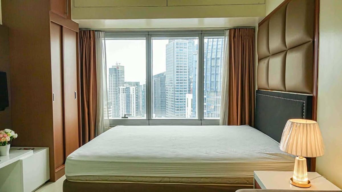 LOOKING FOR NICE UNIT OF STUDIO AT ONE CENTRAL MAKATI? 📍📍📍 - photo 2