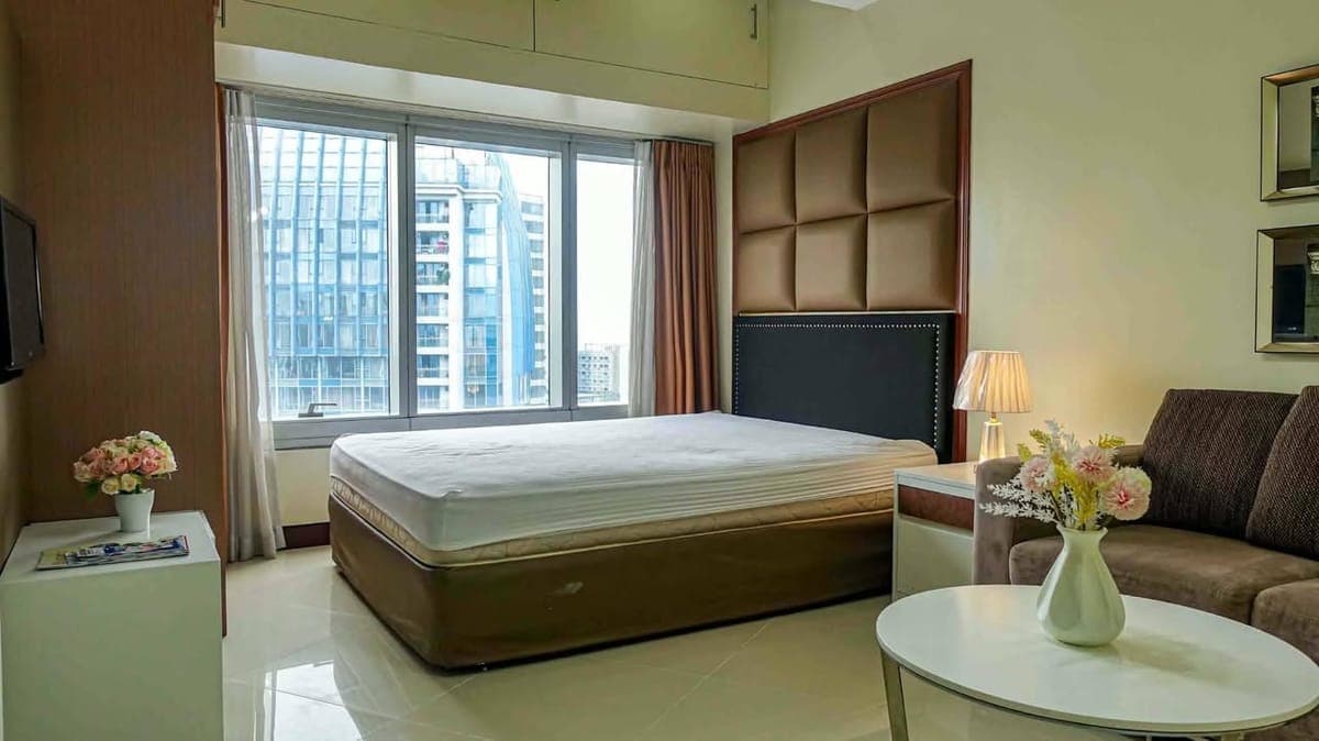 LOOKING FOR NICE UNIT OF STUDIO AT ONE CENTRAL MAKATI? 📍📍📍 - photo 3