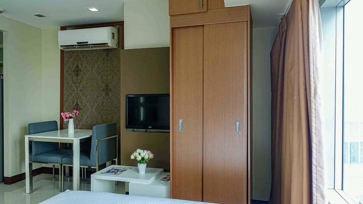 LOOKING FOR NICE UNIT OF STUDIO AT ONE CENTRAL MAKATI? 📍📍📍 - photo 4