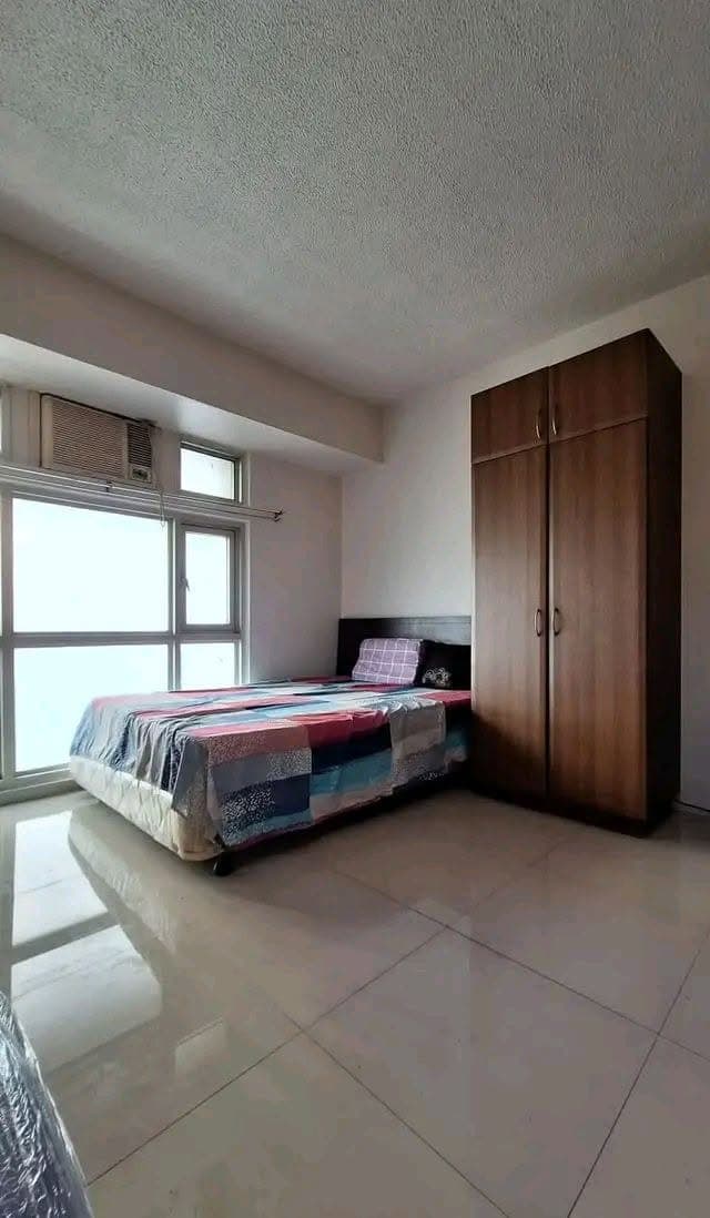 𝐅𝐎𝐑 𝐑𝐄𝐍𝐓: Fully Furnished Studio Unit at Greenbelt Chancellor, Makati City - photo 1