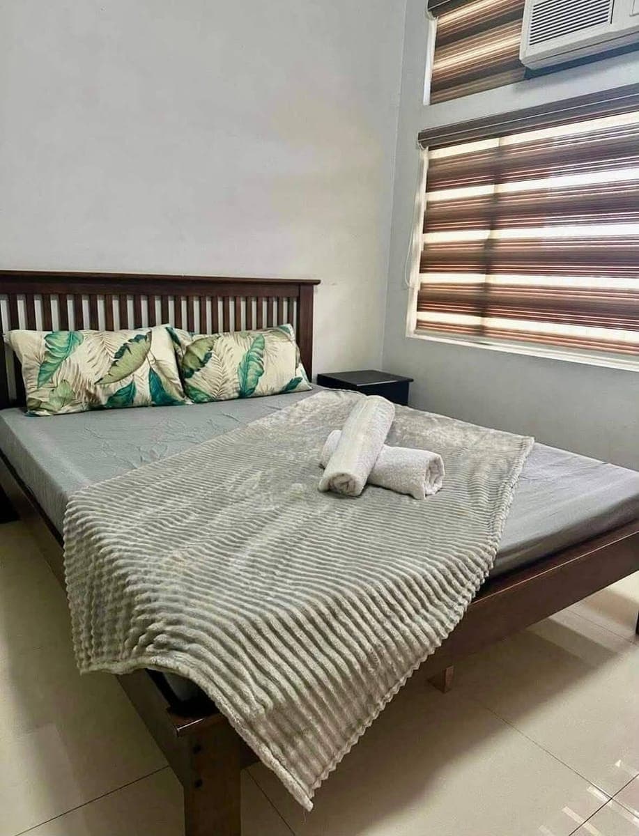 FOR RENT: ₱25,000/month. | Inclusive dues & water bills - photo 4