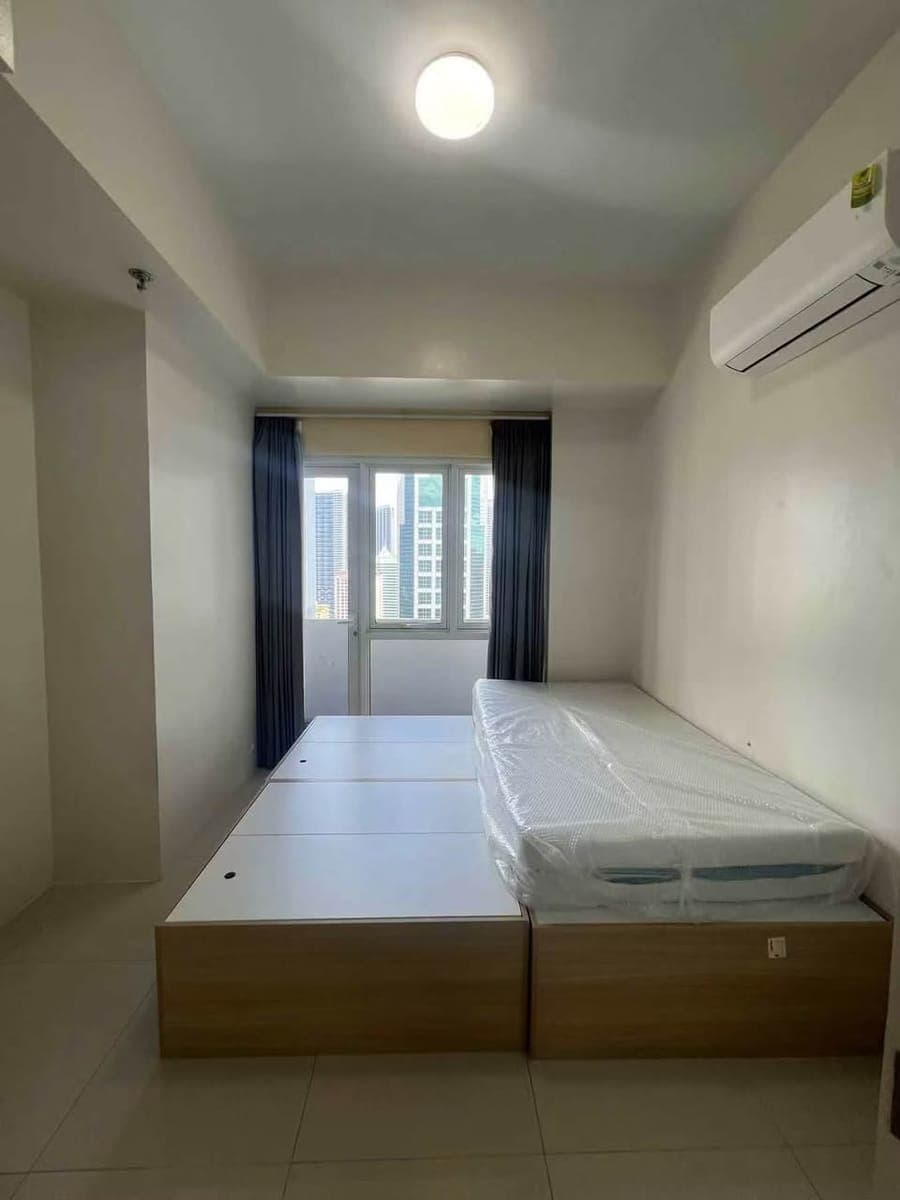 FOR RENT | NEWLY TURNED OVER 2-BEDROOM UNIT WITH BALCONY AT 100 WEST MAKATI - photo 5