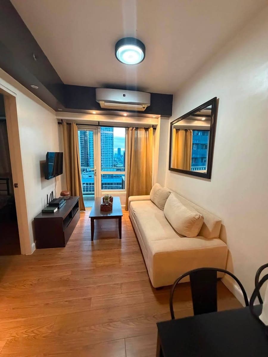 FOR RENT: 2BR Corner Unit w/ Balcony - photo 1