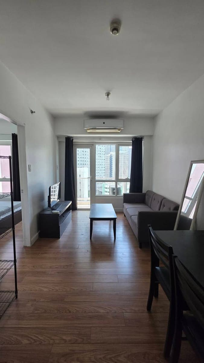 FOR RENT: 2BR Corner Unit w/ Balcony - photo 1