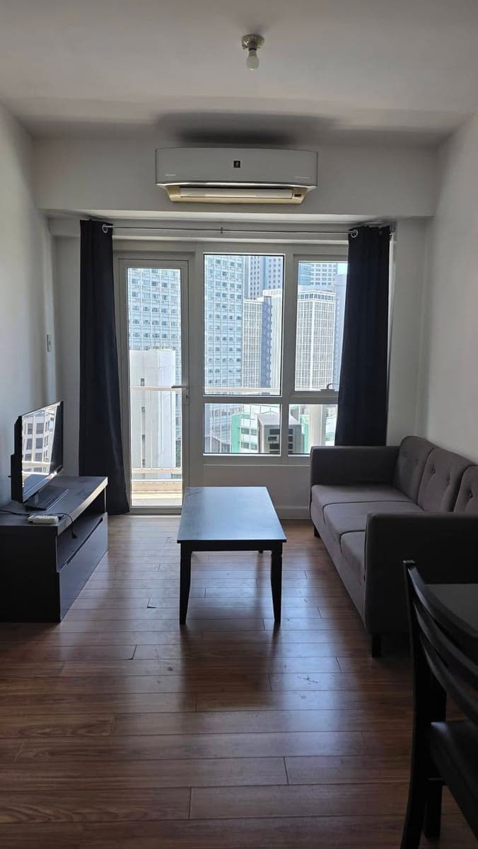 FOR RENT: 2BR Corner Unit w/ Balcony - photo 2