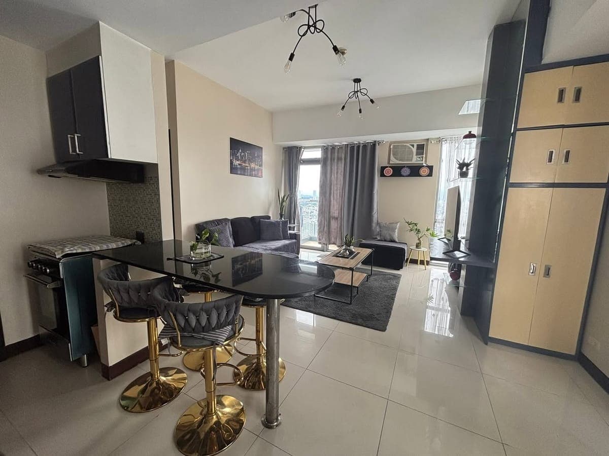 For Rent 2Br with balcony plus maids room - photo 1
