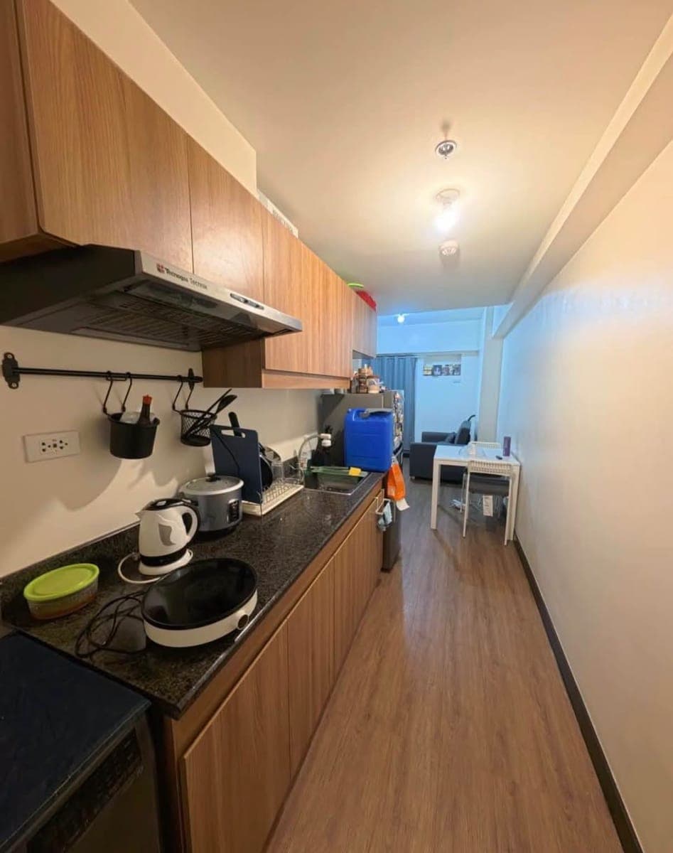 CONDO FOR RENT – HIGH FLOOR 1BR WITH BALCONY FULLY FURNISHED 🏢 - photo 2